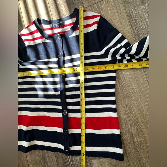 🛍️ Jones New York multi color Cardigan with button front and fold up sleeve. - Picture 5 of 6